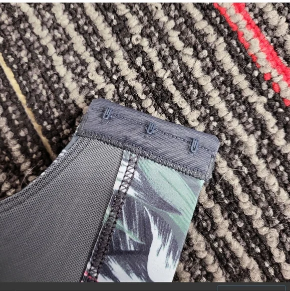 SOLD-Lolë Bra - Picture 9 of 9